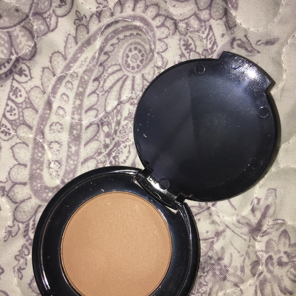 Makeup - Picture 7 of 7
